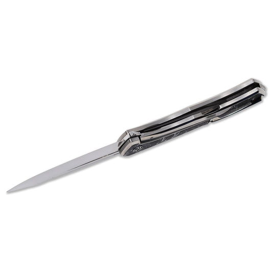 Liner lock mechanism in NL Knives Aurum Ultimate Custom folding knife
