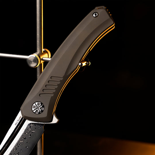 Aurum Nudist Bronze knife from NL Knives - handle details