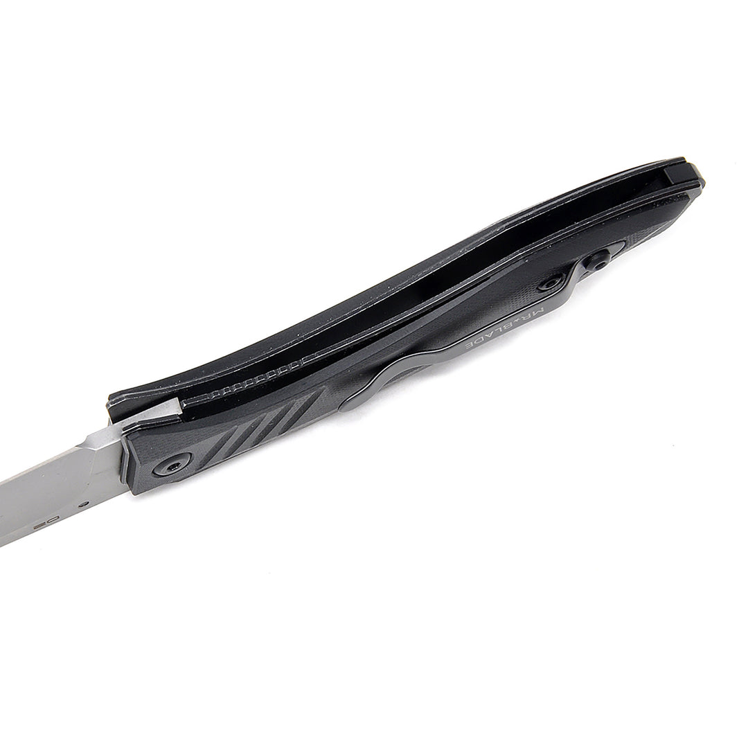 Liner lock mechanism on Mr. Blade Bang.