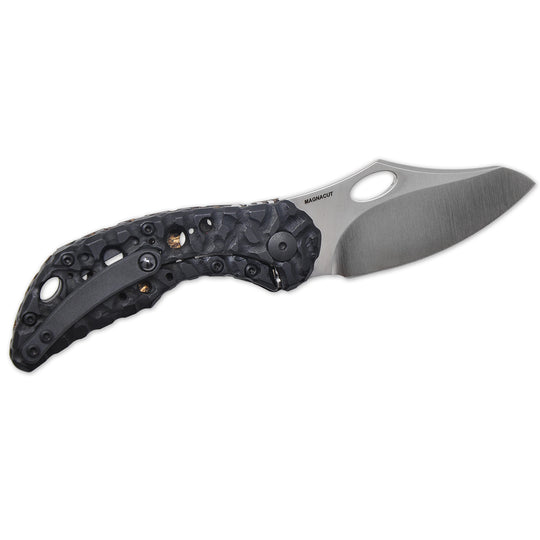 Magnacut Semper blade with satin finish on Olamic Busker Featherweight