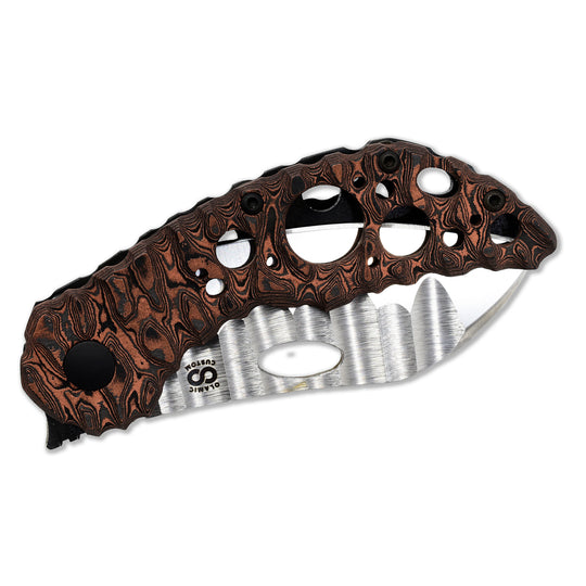 Custom carbon fiber presentation side on Olamic Busker Featherweight – lightweight detail.