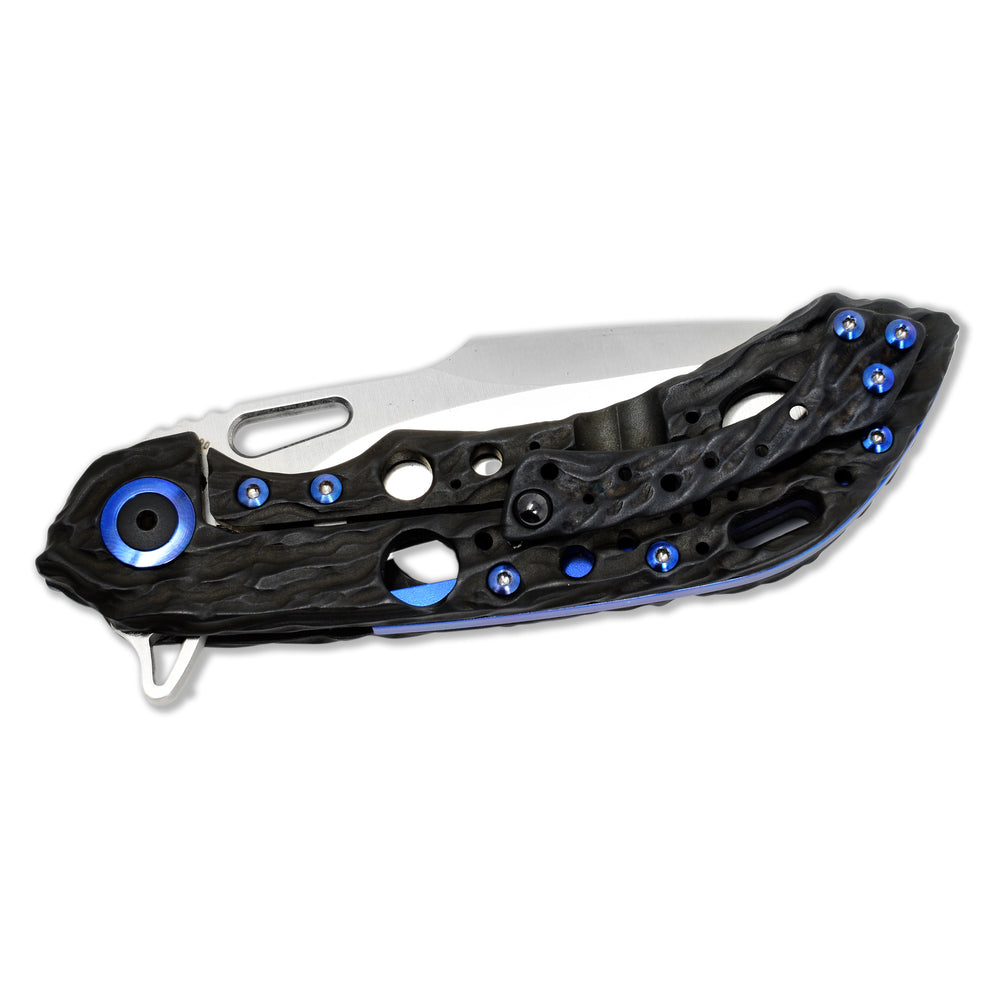 Closed Olamic Wayfarer 247 showing Aphotic Black FlowMolten titanium handle.