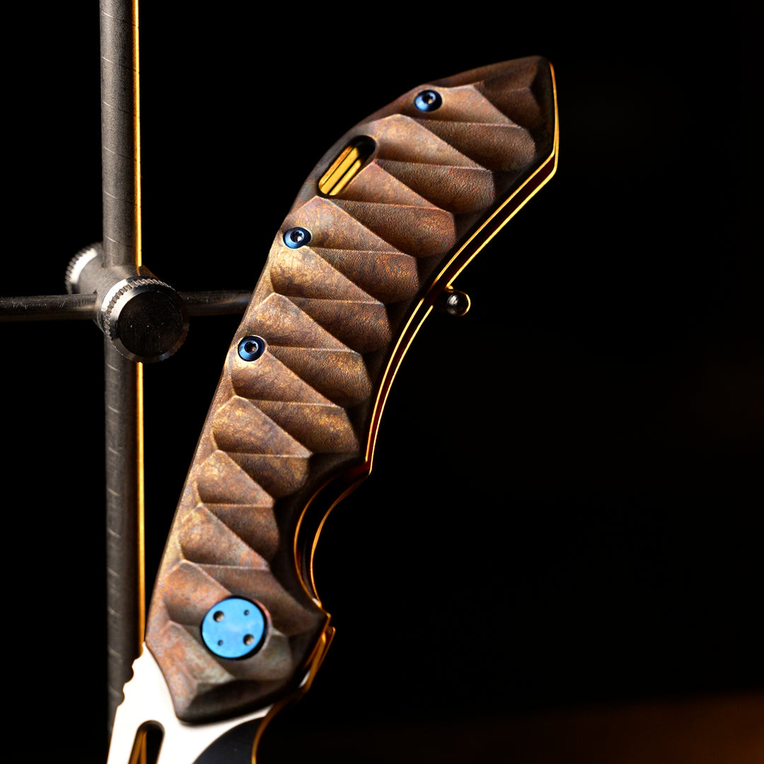 Olamic Wayfarer 247 custom folding knife- handle details