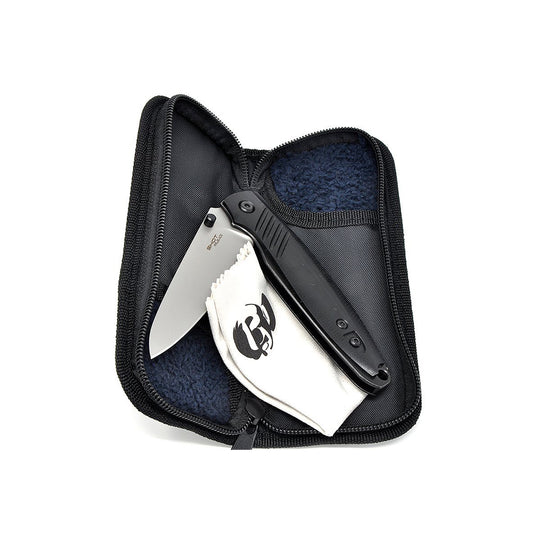 Mr. Blade SHOT with zipper pouch and branded cloth.