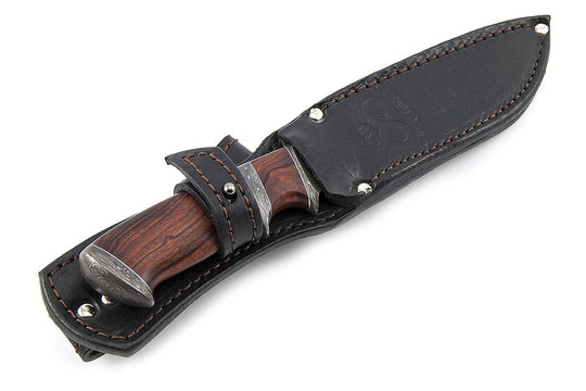 SUNA - custom knife from Olamic - in the sheath