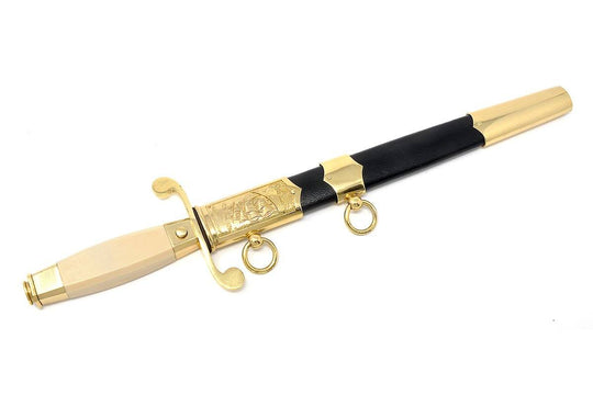 Dirk in the scabbard