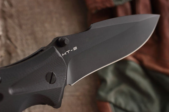 robust black blade