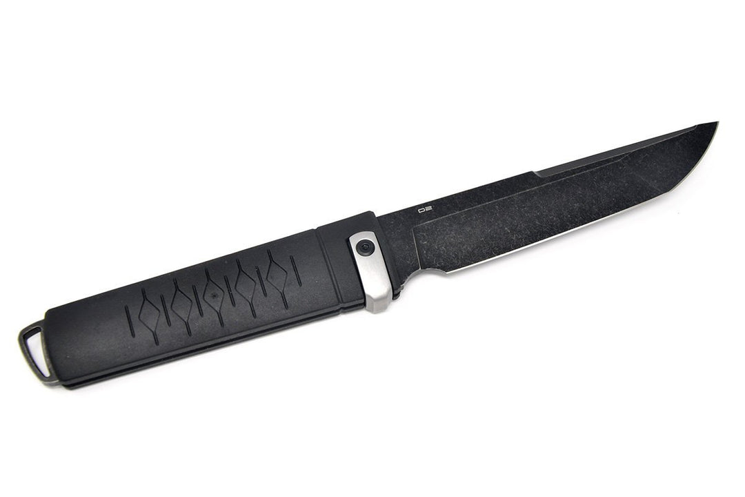 Fastbo knife has a D2 blade