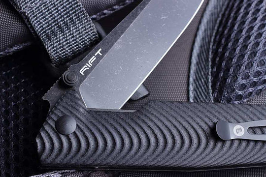 knife has beautiful G10 scales