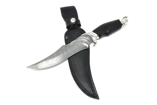 Knife comes with the leather sheath